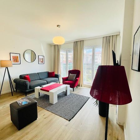 4 Llullat - City Center Apartment プリシュティナ エクステリア 写真