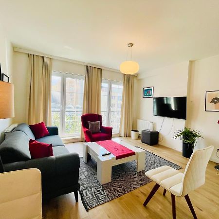 4 Llullat - City Center Apartment プリシュティナ エクステリア 写真