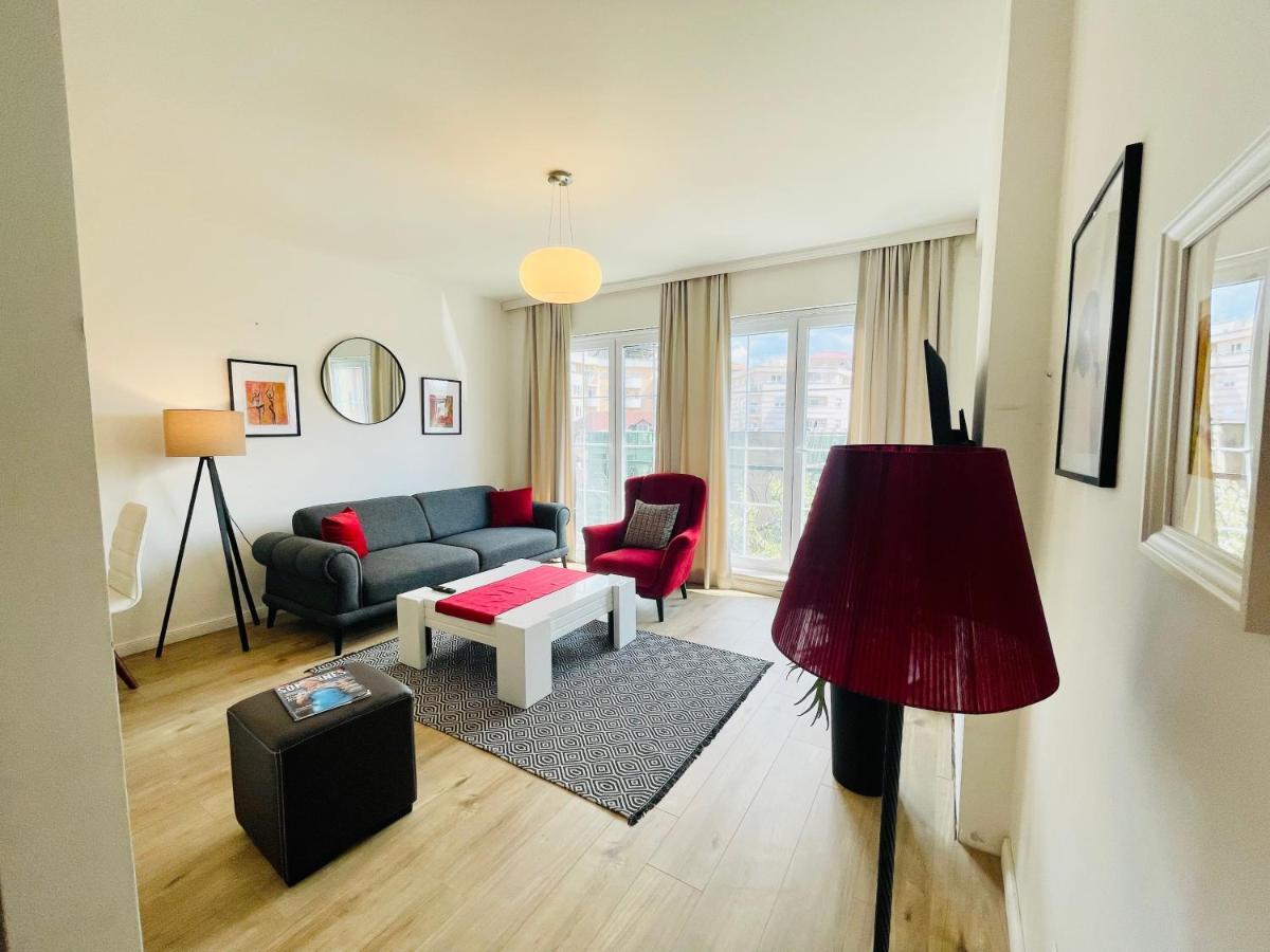 4 Llullat - City Center Apartment プリシュティナ エクステリア 写真