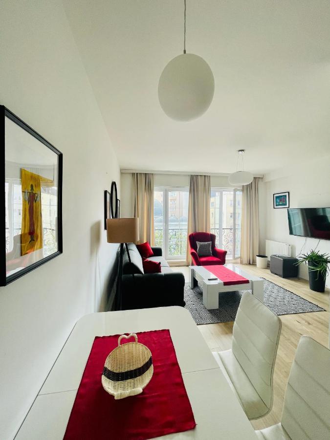 4 Llullat - City Center Apartment プリシュティナ エクステリア 写真