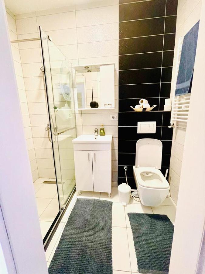 4 Llullat - City Center Apartment プリシュティナ エクステリア 写真